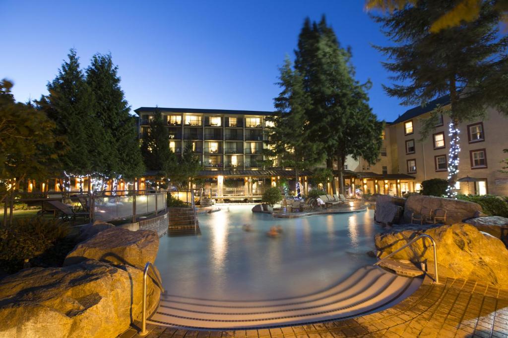 When To Book Accommodation For The Best Hot Springs Deals